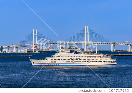 神奈川縣橫濱市皇家翼從橫濱港大棧橋出發 104717923