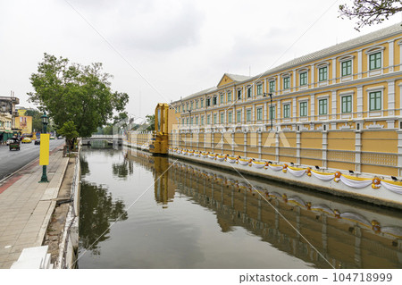 The Khlong Rop Krung is a historical canal in Bangkok. Known for its beautiful scenery and traditional way of life. It's a great place to explore the city's cultural The Khlong Rop Krung is a historical canal in Bangkok. Known for its beautiful scenery and traditional way of life. It's a great place to explore the city's cultural 104718999