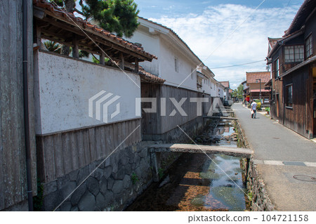 倉吉市打槻玉川傳統建築群保護區 玉川沿岸的白牆倉庫 104721158