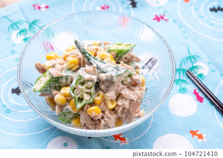 Okra with tuna mayonnaise Okra with tuna mayonnaise 104721410