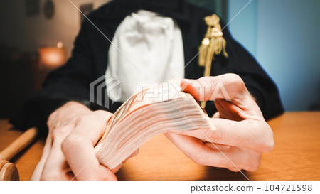 Judge counts the money Euro bribe in the institutional court of appeal Judge counts the money Euro bribe in the institutional court of appeal 104721598
