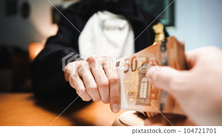 Judge counts the money Euro bribe in the institutional court of appeal Judge counts the money Euro bribe in the institutional court of appeal 104721701