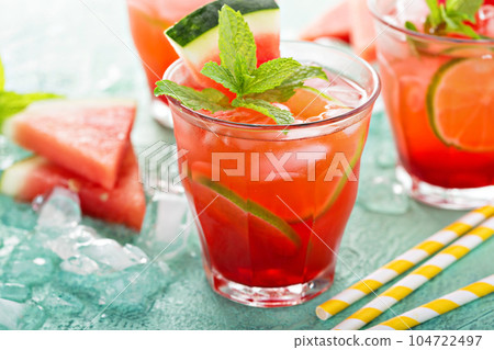 Refreshing summer drink with watermelon 104722497