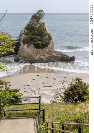 茨城縣日立市東名川海灘綠色地區的橡皮糖島 104723132