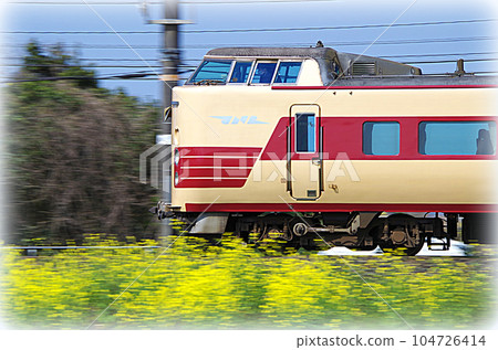 JNR-colored limited express Yakumo running on the Sanin Main Line (illustration style) JNR-colored limited express Yakumo running on the Sanin Main Line (illustration style) 104726414