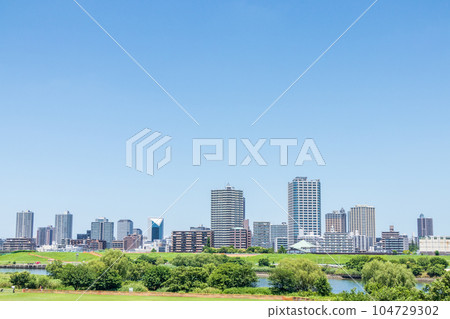 View of Kawaguchi City buildings from "Saitama Prefecture" Arakawa Riverbed 104729302