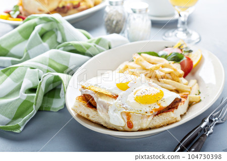 Sunny side up egg sandwich Sunny side up egg sandwich 104730398