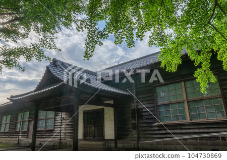 Early summer scenery at the Ibaraki Prefectural Museum of History, Mito City, Ibaraki Prefecture 104730869