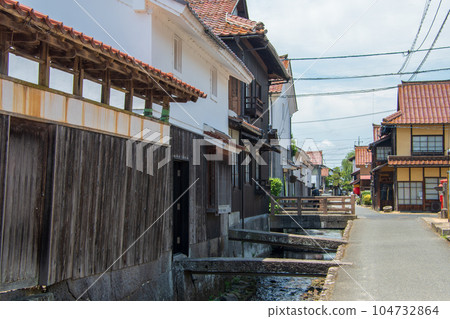 倉吉市打槻玉川傳統建築群保護區 玉川沿岸的白牆倉庫 倉吉市打槻玉川傳統建築群保護區 玉川沿岸的白牆倉庫 104732864