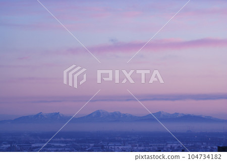 黎明的雪山 104734182