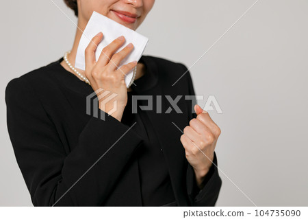 喪服的女人 104735090
