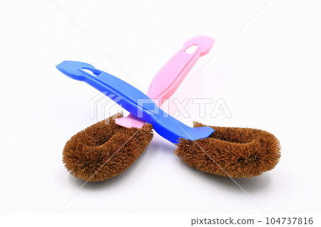 Scrub brush image 104737816