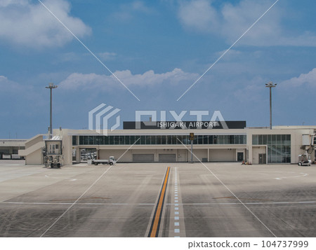 從跑道上看石垣機場航站樓 104737999