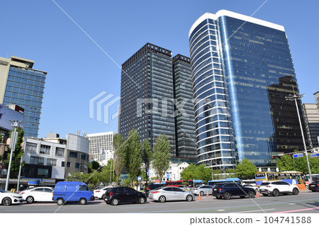 Cityscape in front of Seoul Station 104741588