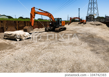 Heavy equipment at the crushed stone yard Power shovel Heavy equipment at the crushed stone yard Power shovel 104742383