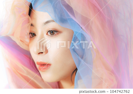 Women's beauty image skin care cosmetics 104742762