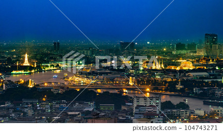 Bangkok Wat Arun and the Royal Palace night view 104743271