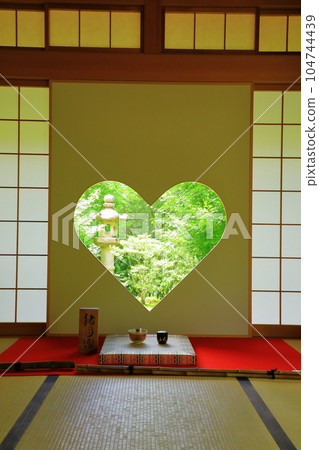 Kyoto Shojuin Inome window (heart window) 104744439
