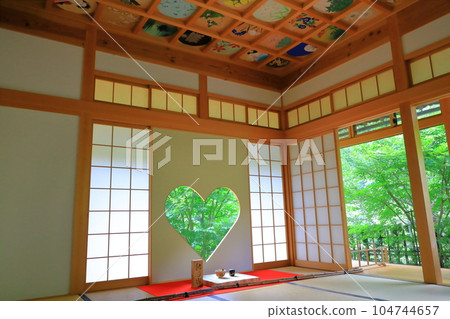 京都精壽院伊目窗(心窗)和天花板畫 京都精壽院伊目窗(心窗)和天花板畫 104744657