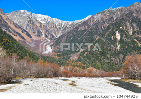 Autumn Kamikochi Hotaka mountain range 104744929