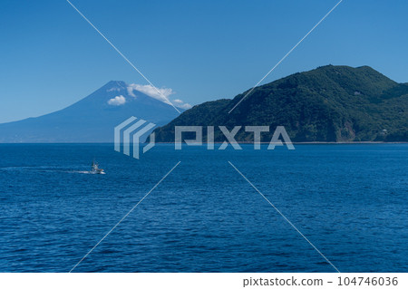 來自駿河灣的富士山 來自駿河灣的富士山 104746036