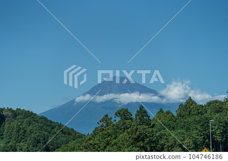 從東名高速公路前往富士山 104746186