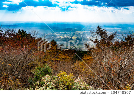 從凪山步道看到的日本原和吉備高原 1 岡山縣勝田郡凪町 104748507