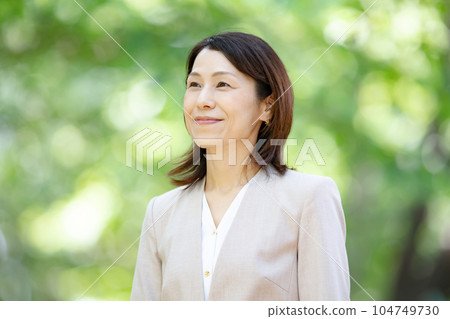 清新綠色商務職業女性 104749730