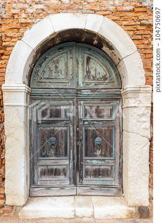 Vintage shabby blue door. 104750697