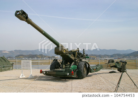 展出的陸上自衛隊榴彈砲 104754453