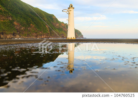 Hachijojima Aigae Port light beacon 104760525