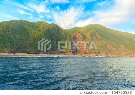 Part of the sea and island from near Hachijojima Aigae Port 104760528