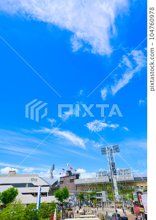 [Hyogo Prefecture] Koshien Stadium and Nishinomiya city scenery in August and summer 104760978