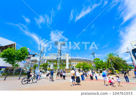[兵庫縣]甲子園體育場和西宮市八月和夏季的風景 104761055