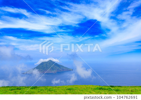 從阿索比平牧野觀照社看到的八丈小島 104762691