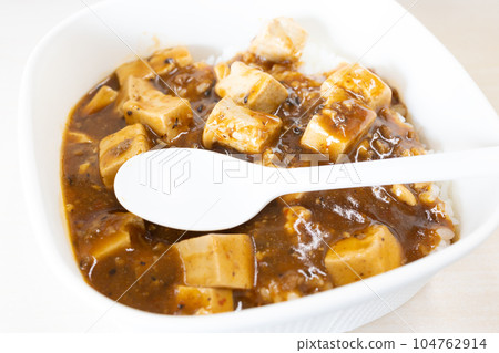 Delicious mapo rice bento with mapo tofu Delicious mapo rice bento with mapo tofu 104762914