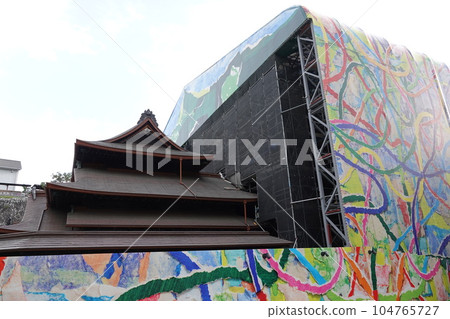 目前正在進行整修的道後溫泉本館是重要文化財產，也是道後溫泉的象徵性建築物。 104765727