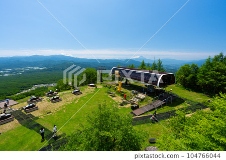 夏季的清裡露台可眺望富士山。 夏季的清裡露台可眺望富士山。 104766044