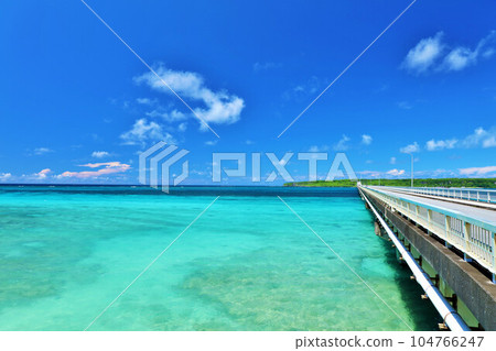 Okinawa Miyakojima Blue sky and sea from Kurima Bridge 104766247