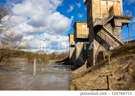 Old reinforced concrete dam on the Protva river in Obninsk, Russia 104766753