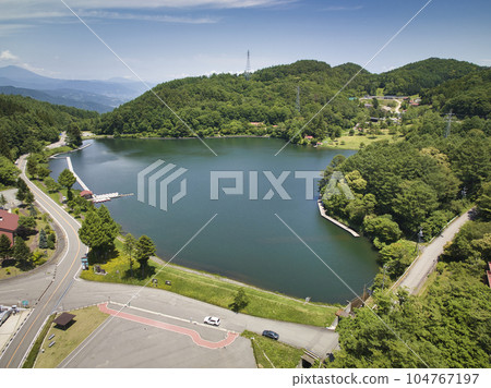 長野縣阿佐木村夏季美麗的聖湖和聖高原(無人機航拍) 長野縣阿佐木村夏季美麗的聖湖和聖高原(無人機航拍) 104767197