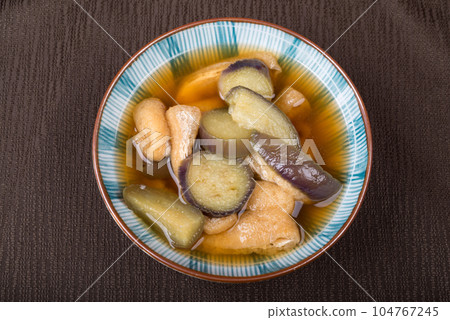 水煮茄子和炸豆腐 水煮茄子和炸豆腐 104767245
