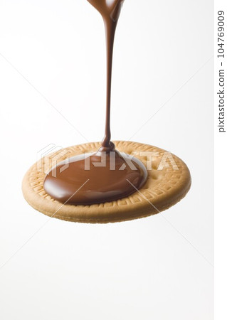 Chocolate in biscuits Chocolate in biscuits 104769009