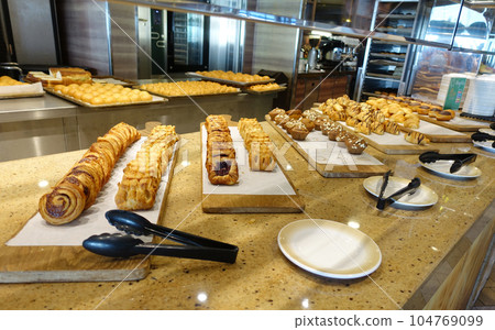 Meals served on a luxury cruise ship Sweet pastries Meals served on a luxury cruise ship Sweet pastries 104769099