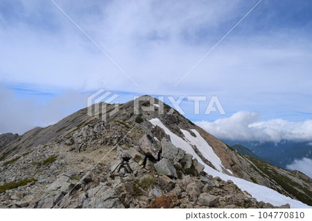 Yakushidake, one of the 100 famous mountains in the Northern Alps 104770810