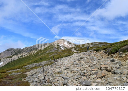 Yakushidake, one of the 100 famous mountains in the Northern Alps 104770817