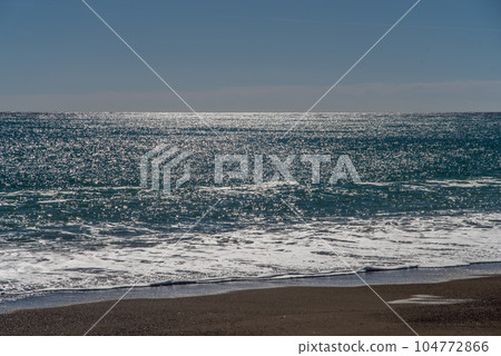 Sparkle of the Sea [Kumano Sea/Shichiri Mihama Beach] 104772866
