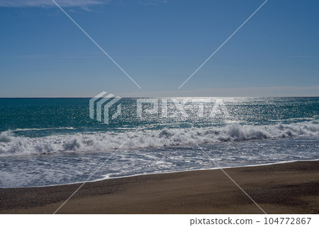 Sparkle of the Sea [Kumano Sea/Shichiri Mihama Beach] 104772867