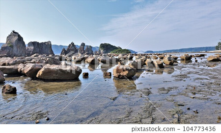 [Video included] Hashiguiiwa Rock (Kushimoto Town, Higashimuro District, Wakayama Prefecture) 104773436