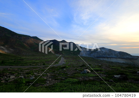 Dawn of the Bandai Azuma Skyline / Fukushima City, Fukushima Prefecture 104780419